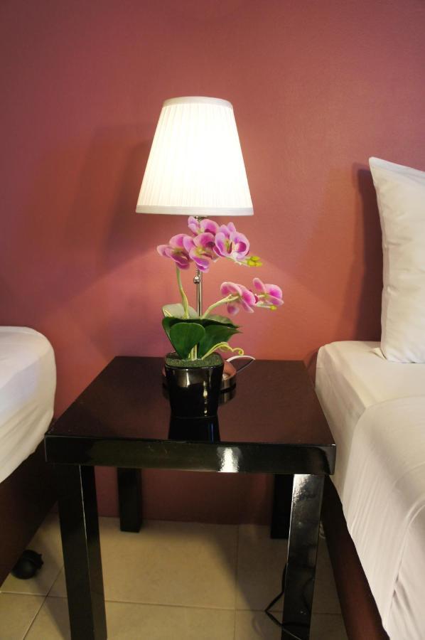 The Nest Serviced Apartment Банкок Екстериор снимка