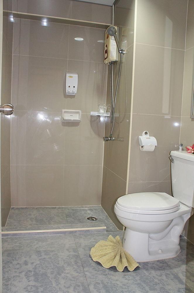The Nest Serviced Apartment Банкок Екстериор снимка