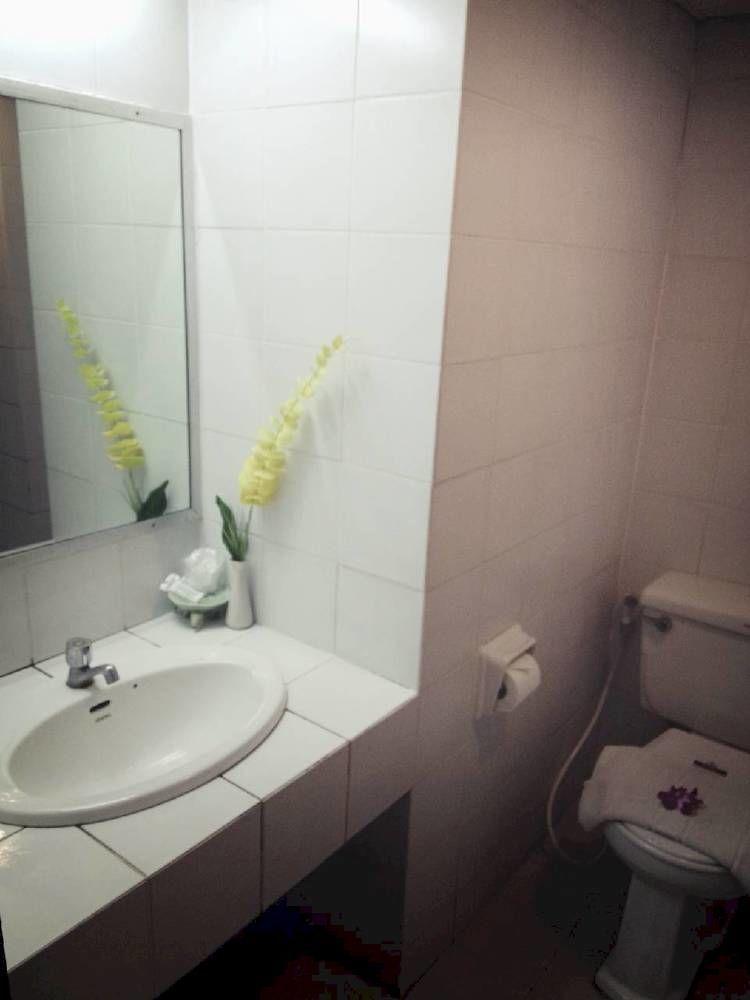 The Nest Serviced Apartment Банкок Екстериор снимка