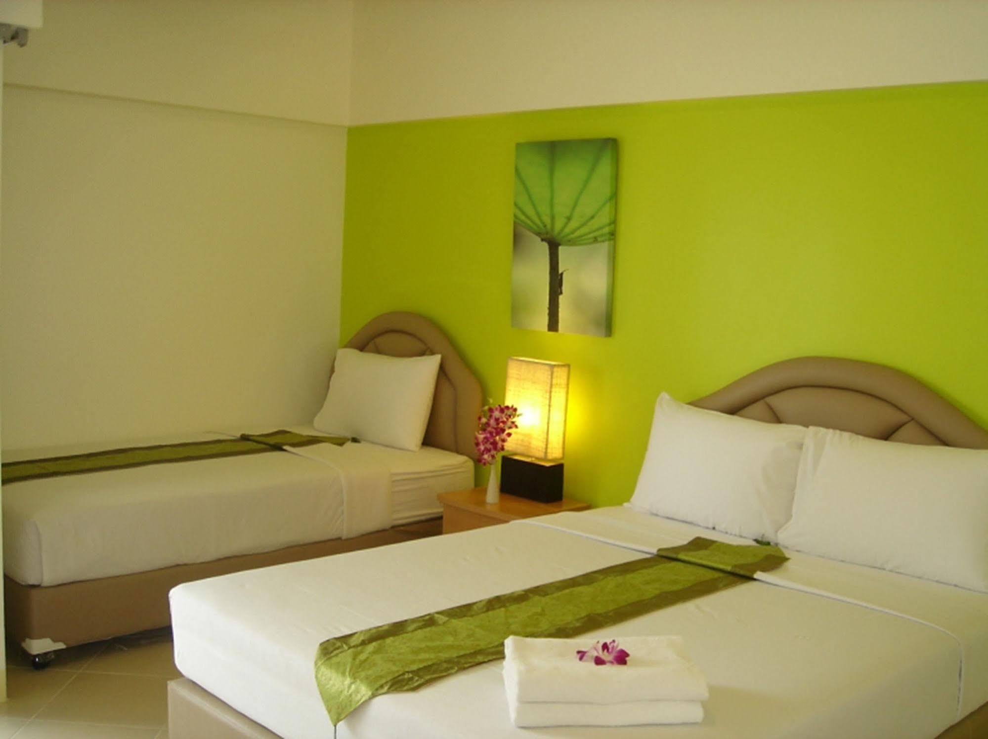 The Nest Serviced Apartment Банкок Екстериор снимка