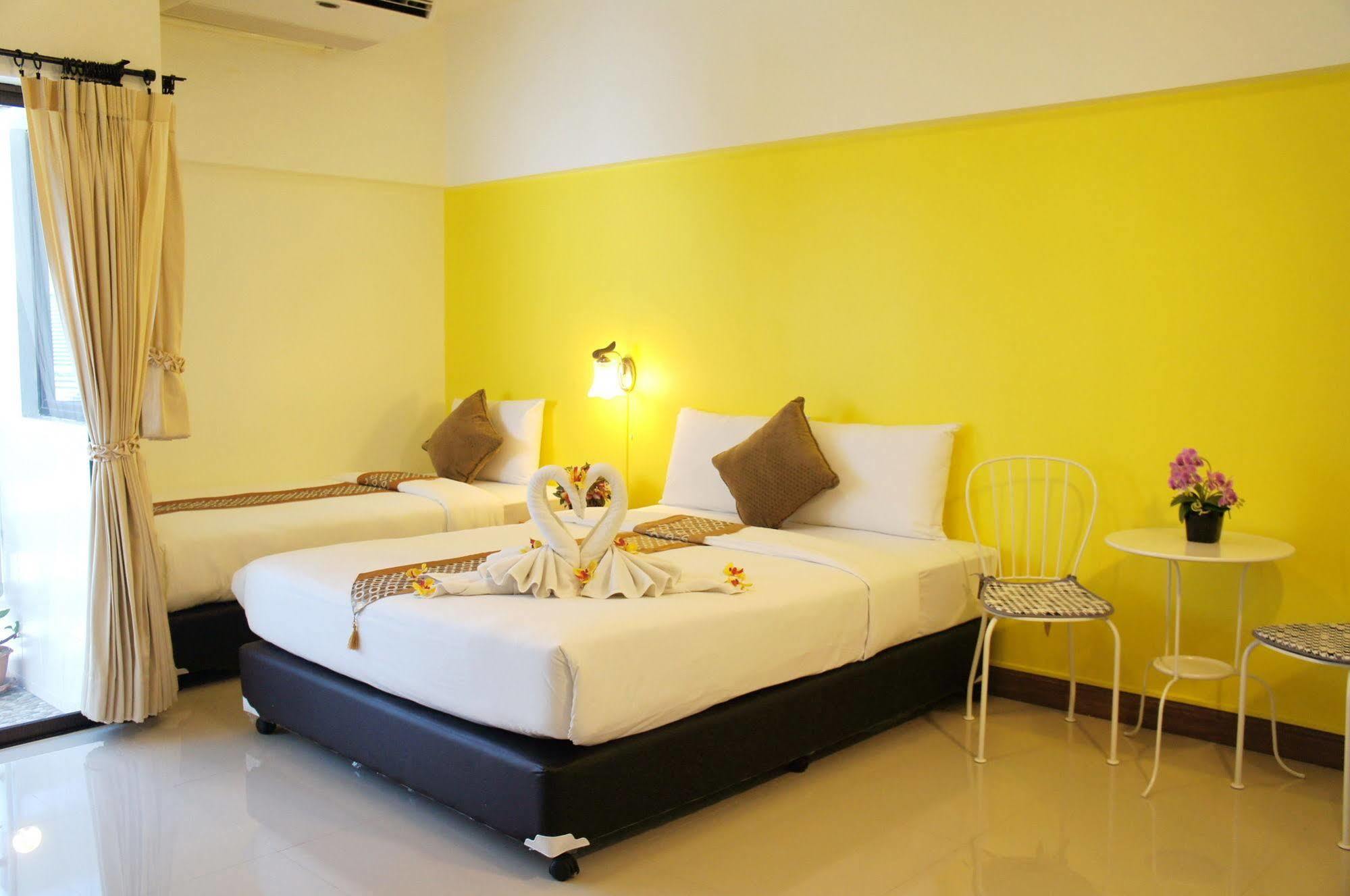 The Nest Serviced Apartment Банкок Екстериор снимка