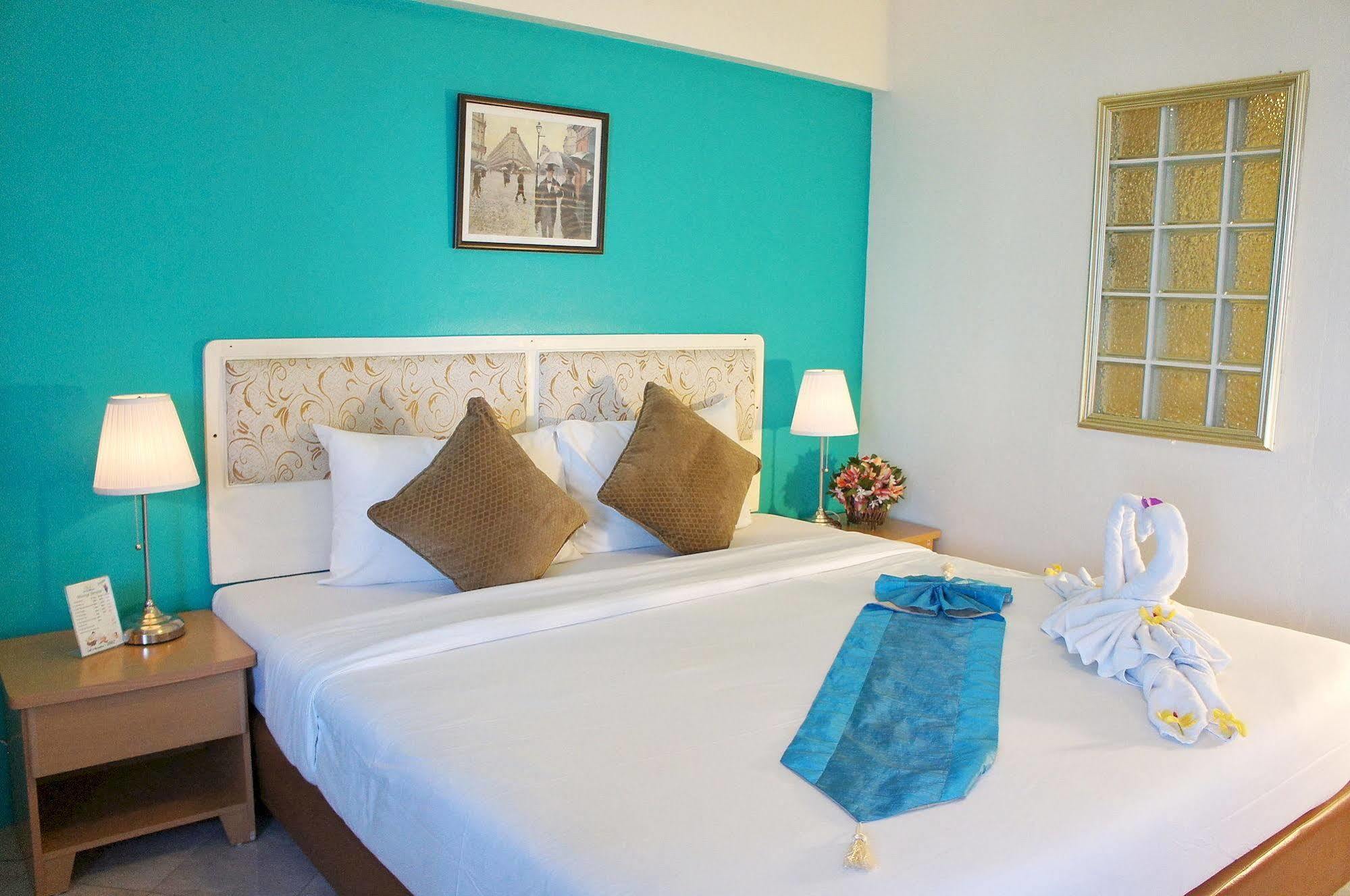 The Nest Serviced Apartment Банкок Екстериор снимка