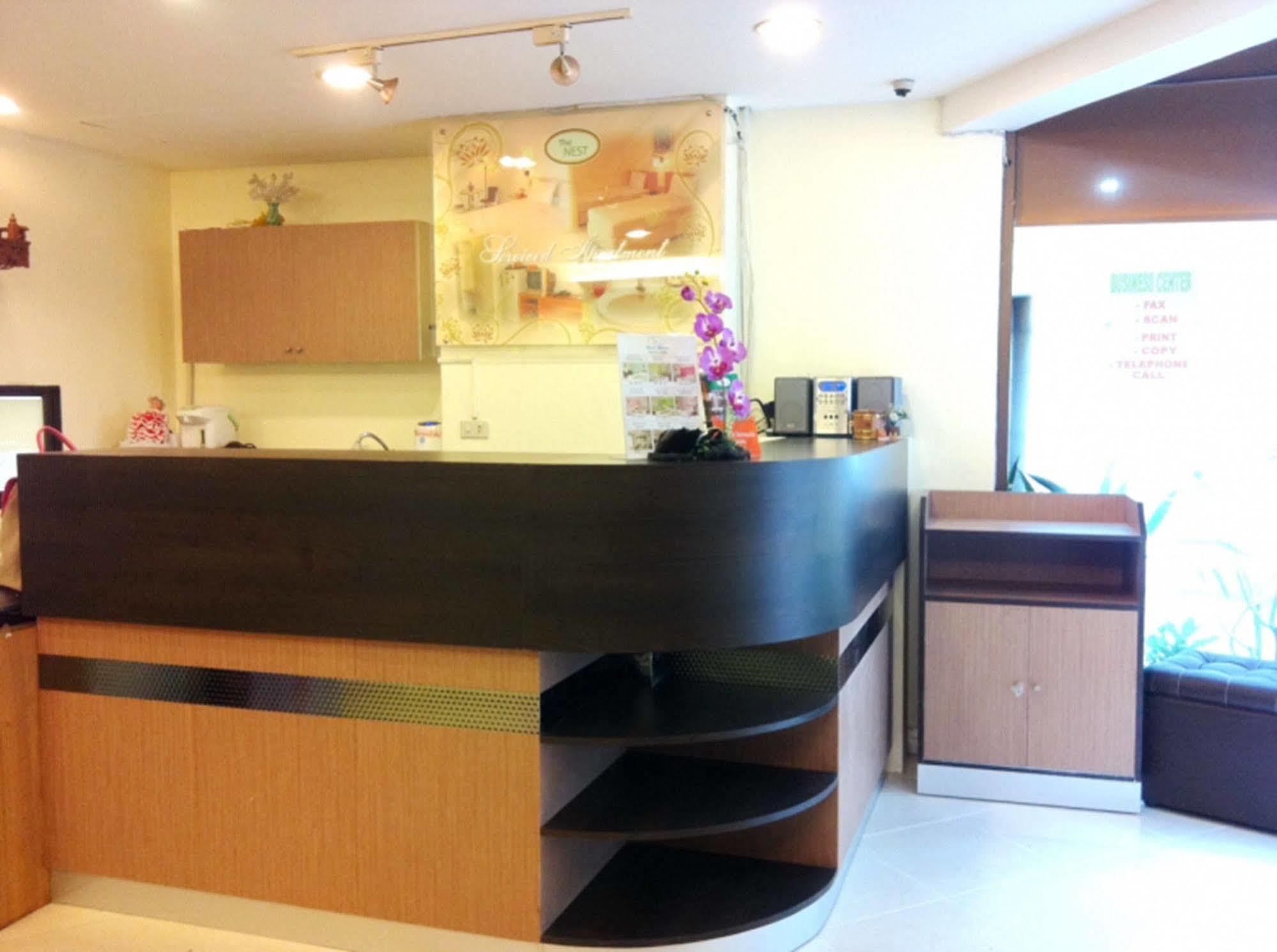 The Nest Serviced Apartment Банкок Екстериор снимка