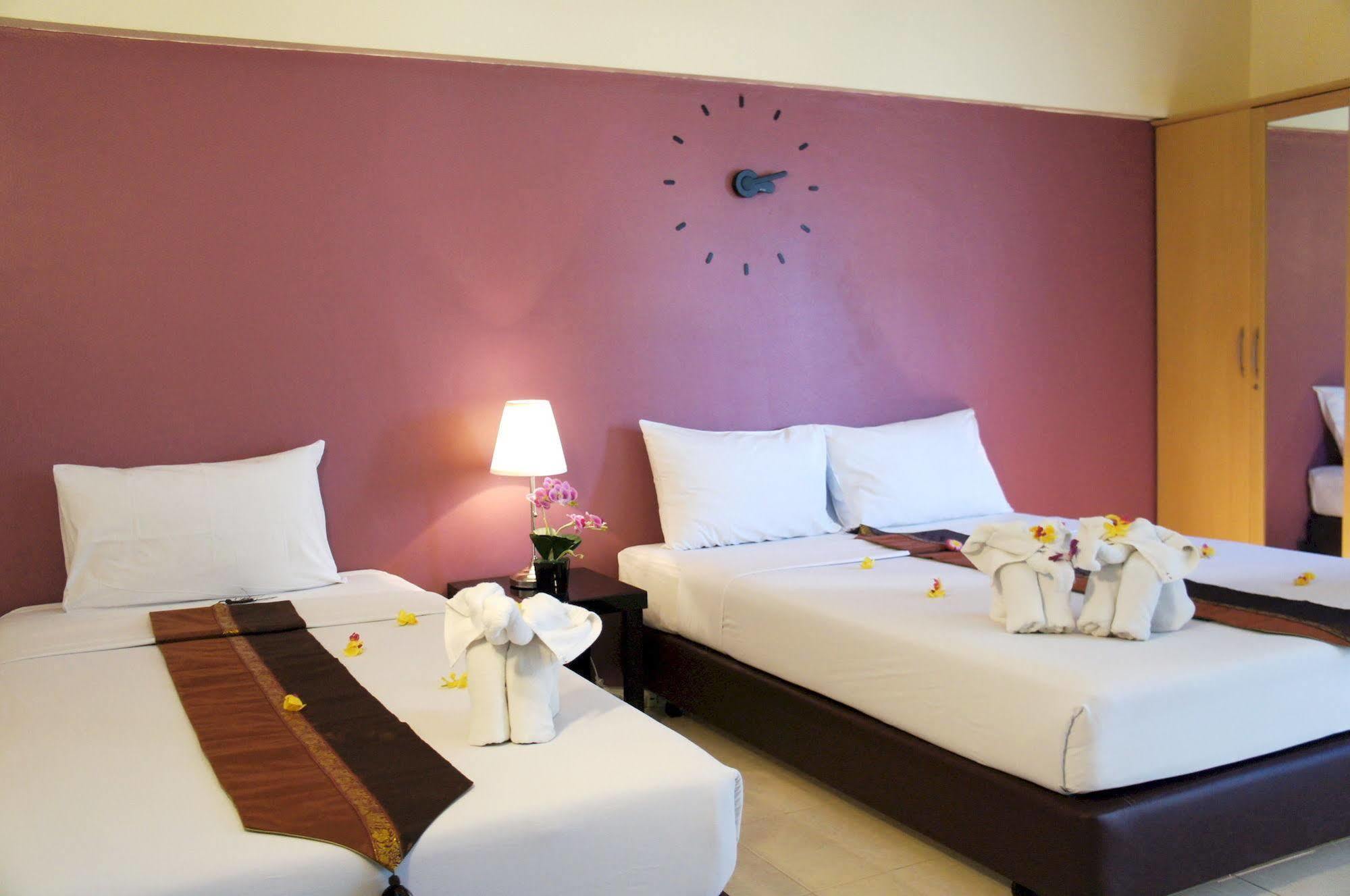 The Nest Serviced Apartment Банкок Екстериор снимка