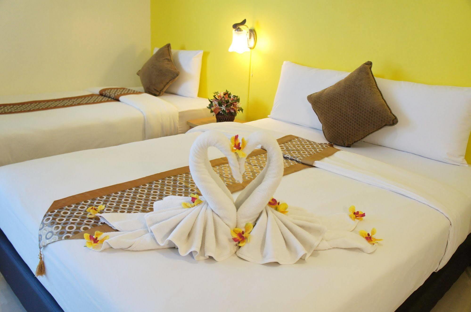 The Nest Serviced Apartment Банкок Екстериор снимка