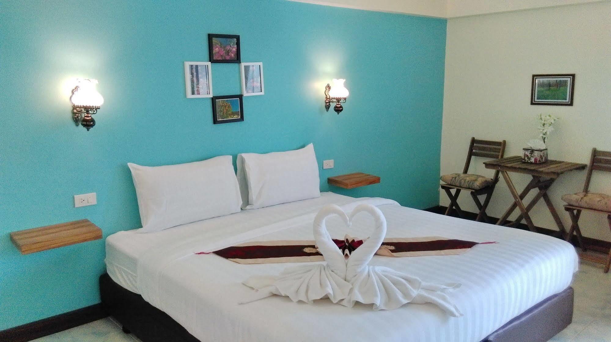 The Nest Serviced Apartment Банкок Екстериор снимка
